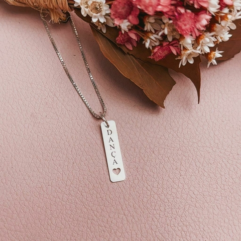 Pingente plaquinha Dança - comprar online