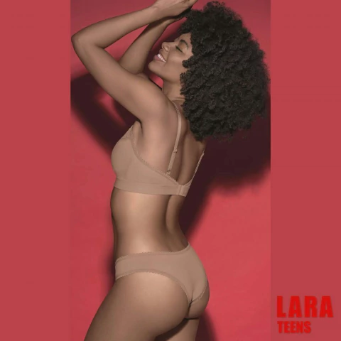 Conjunto de algodón y lycra. Corpiño triángulo con escote de puntilla y dije personalizado. Vedetina (4178-LAR) - comprar online