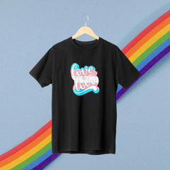 Camiseta Preta Love is Love Transgender - ORGULHO - LGBT - Lojas Áurea