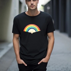 Camiseta Preta Leque - Bandeira Orgulho - LGBT na internet