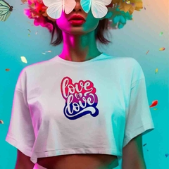 Cropped Love is Love Bisexual - ORGULHO - Branco - Preto - LGBT