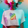 Cropped Love is Love - Branco - Preto - LGBT