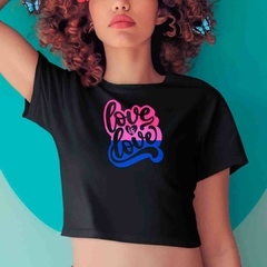 Cropped Love is Love Bisexual - ORGULHO - Branco - Preto - LGBT na internet