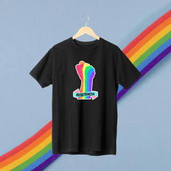 Camiseta Preta Mão da Resistência - ORGULHO - LGBT - Lojas Áurea