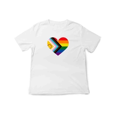 Camiseta Coração Bandeira - ORGULHO - LGBT - comprar online