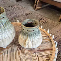 Imagem do Pote Olímpia em Cerâmica Pequeno Verde com Bege e Couro c/ Pingente