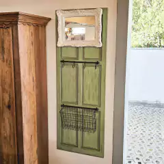 Quadro Porta Decorativa Verde com Espelho, Cesto e Cabides em metal - comprar online