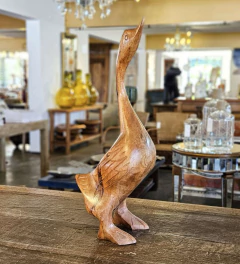 Imagem do Escultura de Ganso Esculpido em Peça Única de Madeira TAM. GG