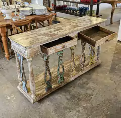 Aparador com Grades Torneadas e Duas Gavetas em Pátina Branco - Marcenaria Tiradentes - Móveis e Decoração Artesanais de alto padrão