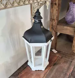 Lanterna de Chão Marrocos com Vidro Branca e Preta Média - Marcenaria Tiradentes - Móveis e Decoração Artesanais de alto padrão