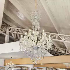 Lustre de Cristal Cromado com Pingentes e 18 Braços - Marcenaria Tiradentes - Móveis e Decoração Artesanais de alto padrão