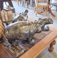 Escultura de Hipopótamo em Cerâmica Preto com Cinza Grande - Marcenaria Tiradentes - Móveis e Decoração Artesanais de alto padrão
