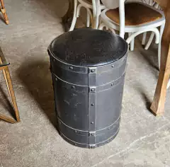 Imagem do Banqueta Redonda MDF Envelhecida Cinza e Tampo em Courino