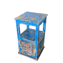 Mesinha de Cabeceira Antiga Pintada Alta com Porta 0,45x0,45x0,80m
