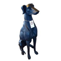 Escultura Cachorro Galgo Sentado em Resina Preta
