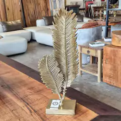 Imagem do Escultura Decorativa 2 Folhas em Metal Dourada com Base