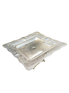 Bandeja Suspensa Marroquina de Metal Banhado a Prata - Marcenaria Tiradentes - Móveis e Decoração Artesanais de alto padrão