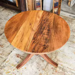 Mesa de Jantar Redonda com Pé Torneado em Demolição 90cm - Marcenaria Tiradentes - Móveis e Decoração Artesanais de alto padrão