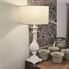 Abajur de Metal Branco Torneado Baixo e Cúpula - comprar online