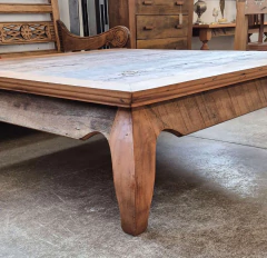 Mesa de Centro Quadrada com Pés Aranha em Demolição - Marcenaria Tiradentes - Móveis e Decoração Artesanais de alto padrão
