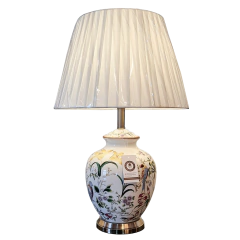 Abajur em Cerâmica Branco com Flores e Pássaros com Cúpula