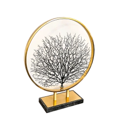 Enfeite Arbusto com Base de Mármore e Arco em Metal Dourado