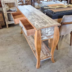 Aparador Pés Recortados com 2 Gavetas em Patina Branco 1,60m - Marcenaria Tiradentes - Móveis e Decoração Artesanais de alto padrão