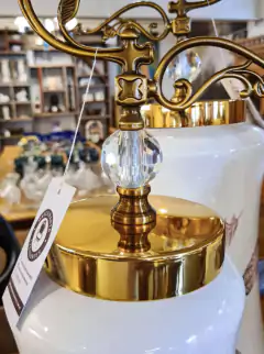 Vaso Decorativo com tampa em Metal e Cristal Grande - Marcenaria Tiradentes - Móveis e Decoração Artesanais de alto padrão