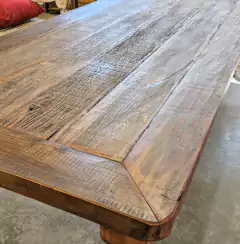 Imagem do MESA COM BASE EM CEDRO E TAMPO DE PEROBA ROSA ANTIGA 3,0X1,1