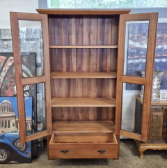 Cristaleira com Vidro 2 Portas, 1 Gaveta e 4 vãos 1,00x0,40x2,00 - Marcenaria Tiradentes - Móveis e Decoração Artesanais de alto padrão