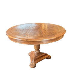 Mesa de Jantar Redonda em Peroba Rosa com Pé Torneado 0,80
