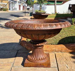 Bacia Barcelona em ferro fundido da Marcenaria Tiradentes, produto artesanal para decoração sustentável e sofisticada.