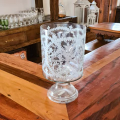 Centro de Mesa Decorativo Transparente de Vidro Desenhado - Marcenaria Tiradentes - Móveis e Decoração Artesanais de alto padrão