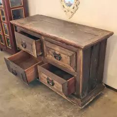 Cômoda Rústica Antiga de Fazenda com 4 Gavetões - Marcenaria Tiradentes - Móveis e Decoração Artesanais de alto padrão