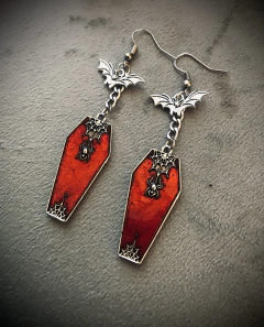 aros ataud rojo y murcielago