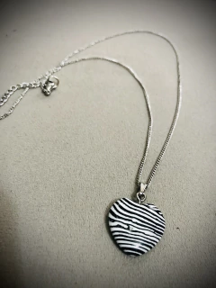 Collar corazón rayas - comprar online