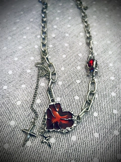Collar corazón cruces