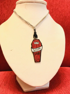Collar ataud rojo