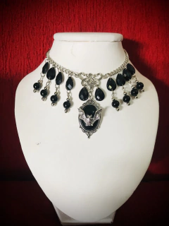 Collar camafeo murcielago