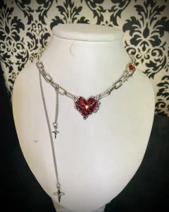 Collar corazón cruces - Obscura.mg