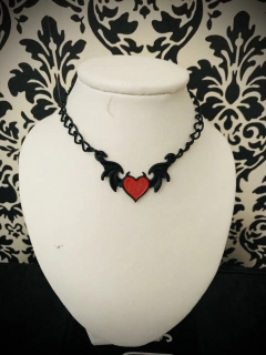 Collar alas corazón rojo