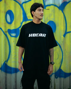 CAMISETA H/LOGO BLACK na internet