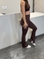 Pantalón deportivo con abertura flare choco en internet