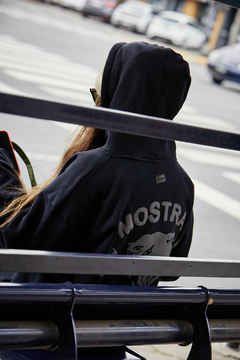 BUZO SNOW MOSTRA NEGRO - comprar online