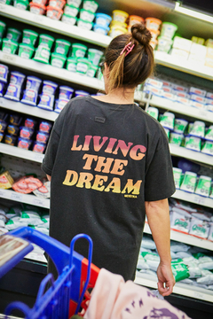 REMERA BOYFRIEND LIVING THE DREAM - tienda online