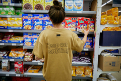 REMERA BOYFRIEND KEEP ON SMILING en internet