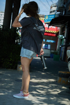 REMERON BOYFRIEND CHILLIN VIBES en internet