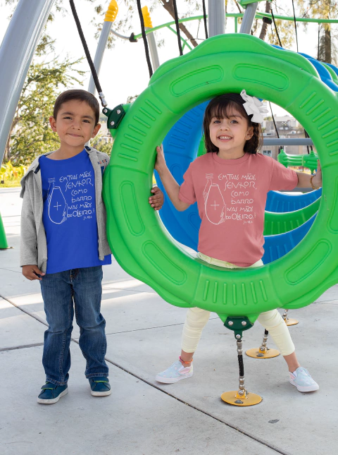 Camiseta infantil "Em tuas mãos" | Divino Oleiro - comprar online