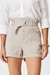 SHORT FEMININO FLOR DE LIS COM DETALHES EM BOTÕES E CINTO - loja online