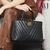 BOLSA FEMININA WJ SATCHEL GRANDE EM MATELASSE PRETA na internet